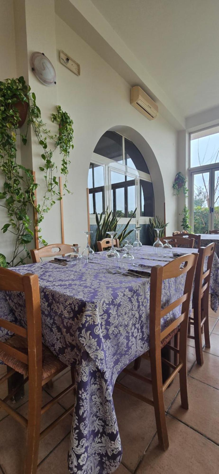 Hotel Ristorante La Decanata Le Castella Kültér fotó